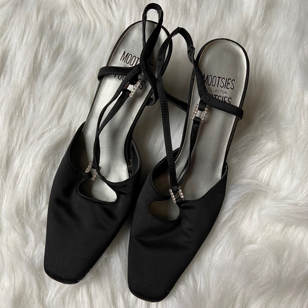 Mootsies Tootsies Gwyneth Slingback Short Heels